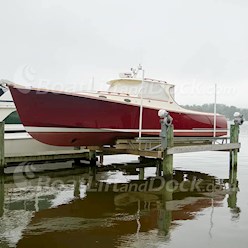 12,500lb Capacity 4 Post Piling Mount Boat Lift by Magnum 12,500lb Capacity 4 Post Piling Mount Boat Lift by